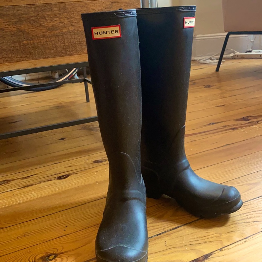 Hunter Women’s Tall adjustable rain boot - BLACK. Worn 1x